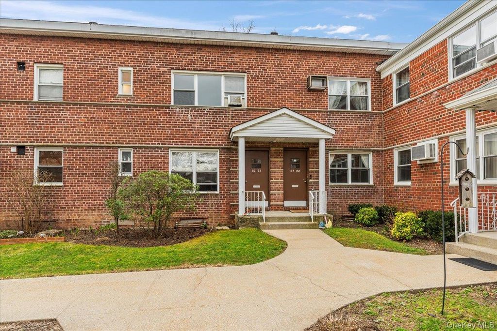 87-24 Marengo Street 2B, Holliswood, NY 11432