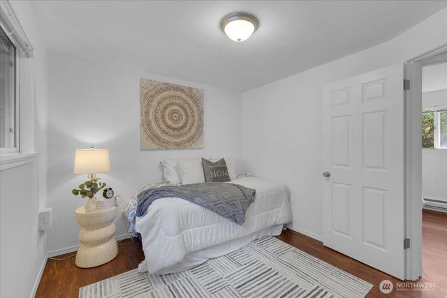 2427 200th Place SW, Lynnwood, WA 98036