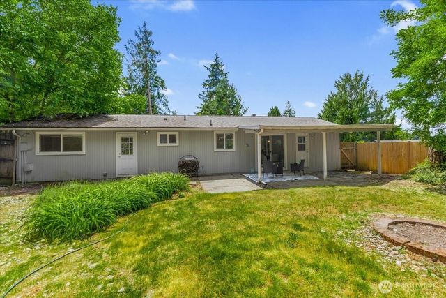 2427 200th Place SW, Lynnwood, WA 98036