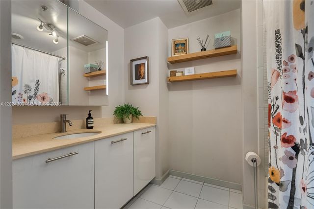 3451 NE 1st Ave M0706, Miami, FL 33137