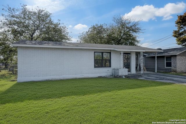461 Rothe Loop, New Braunfels, TX 78130