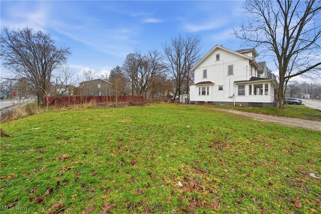 225 Cranz Place, Akron, OH 44310