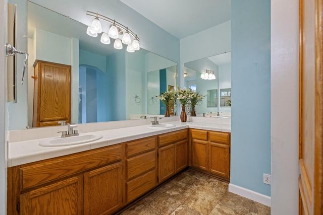 1959 Yorktown Dr, Lodi, CA 95242