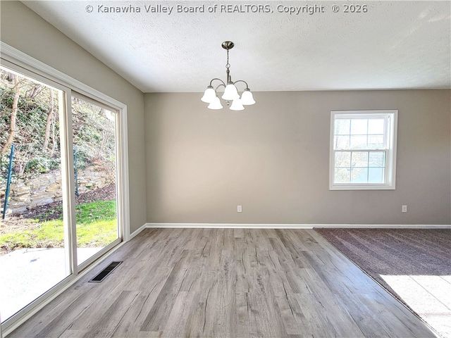 2524 Shadyside Road, St Albans, WV 25177