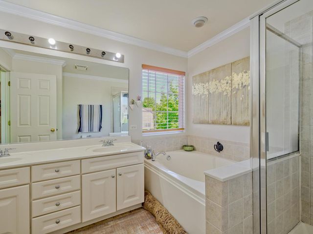 6051 Canterbury Lane, Hoffman Estates, IL 60192