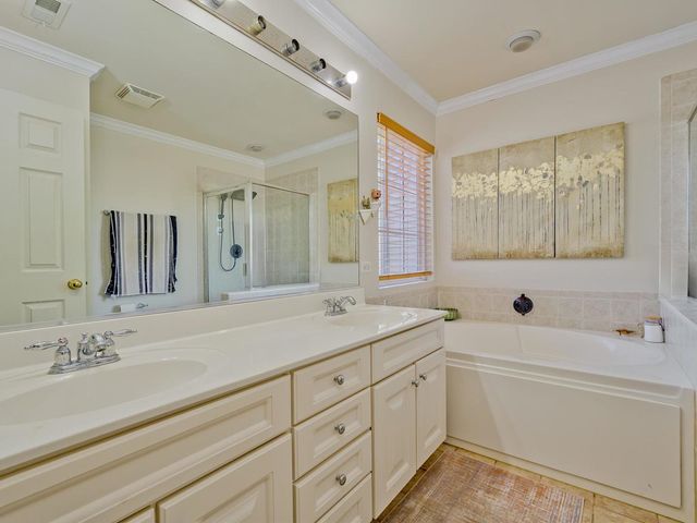 6051 Canterbury Lane, Hoffman Estates, IL 60192
