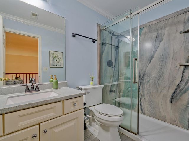 6051 Canterbury Lane, Hoffman Estates, IL 60192