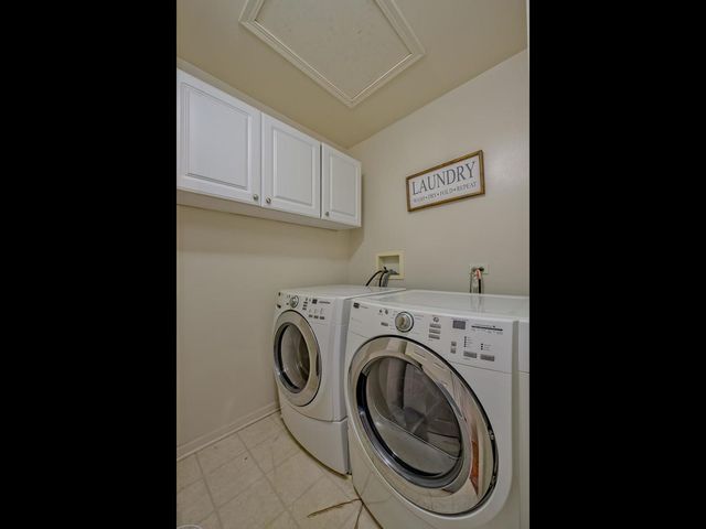 6051 Canterbury Lane, Hoffman Estates, IL 60192