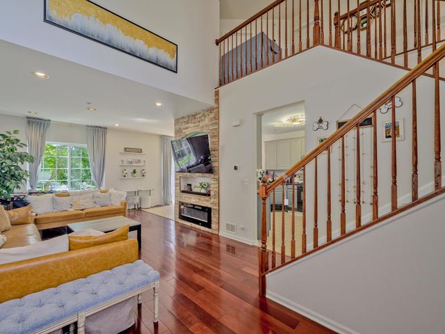 6051 Canterbury Lane, Hoffman Estates, IL 60192