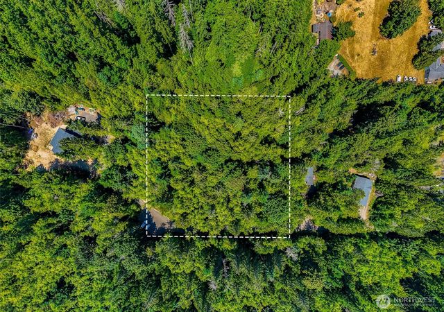 8679 NE Fox Den Lane, Bainbridge Island, WA 98110