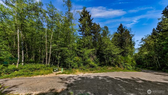 8679 NE Fox Den Lane, Bainbridge Island, WA 98110