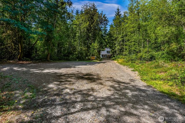 8679 NE Fox Den Lane, Bainbridge Island, WA 98110
