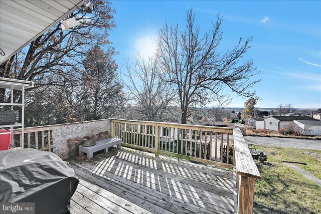 28 PLEASANT AVE, Red Lion, PA 17356