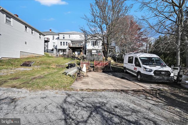 28 PLEASANT AVE, Red Lion, PA 17356