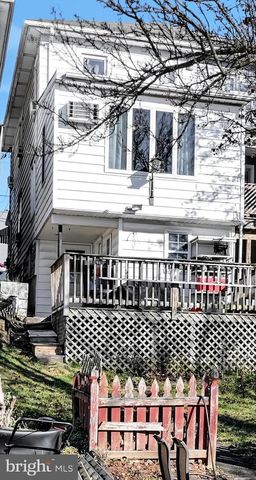 28 PLEASANT AVE, Red Lion, PA 17356