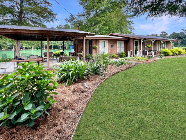 135 Durr Stables Lane, Saint George, SC 29477