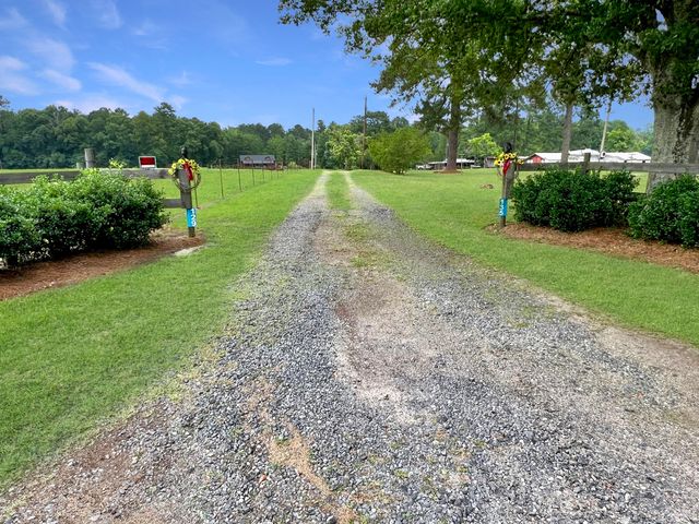 135 Durr Stables Lane, Saint George, SC 29477
