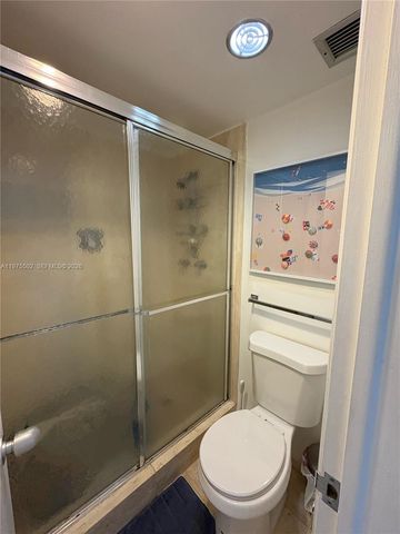 1069 Hillsboro Mile 603, Hillsboro Beach, FL 33062