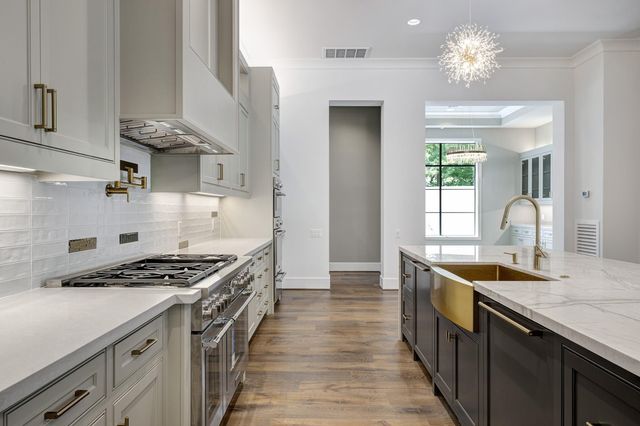 5517 Sturbridge Drive, Houston, TX 77056