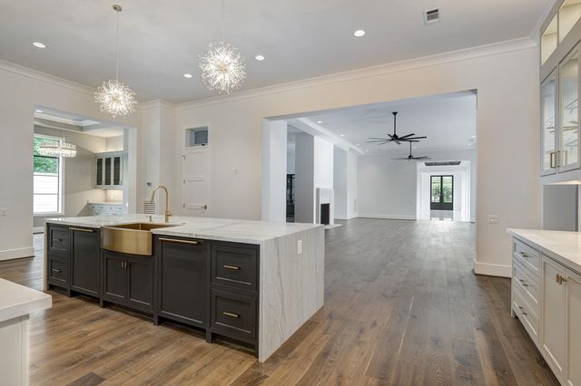 5517 Sturbridge Drive, Houston, TX 77056