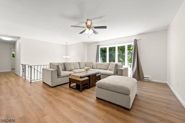 36 S Cherry Rd, Jefferson Twp., NJ 07849