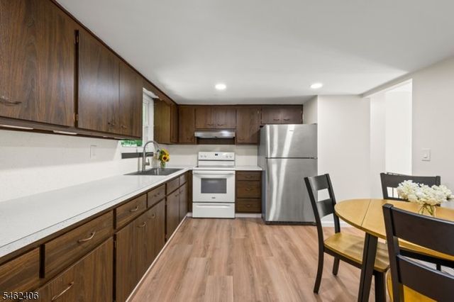 36 S Cherry Rd, Jefferson Twp., NJ 07849