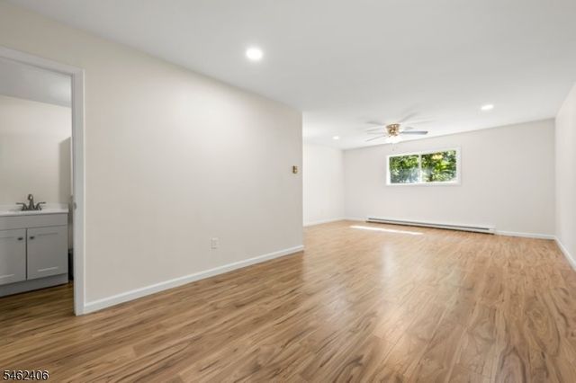 36 S Cherry Rd, Jefferson Twp., NJ 07849