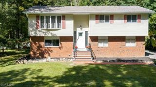 36 S Cherry Rd, Jefferson Twp., NJ 07849
