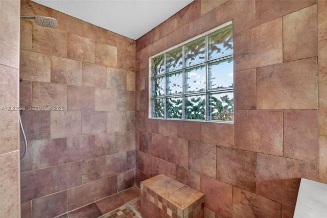 8226 NW 41st St, Coral Springs, FL 33065