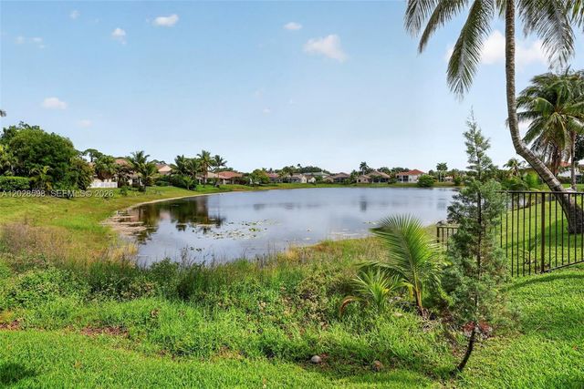 8226 NW 41st St, Coral Springs, FL 33065