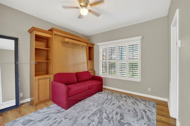 8226 NW 41st St, Coral Springs, FL 33065