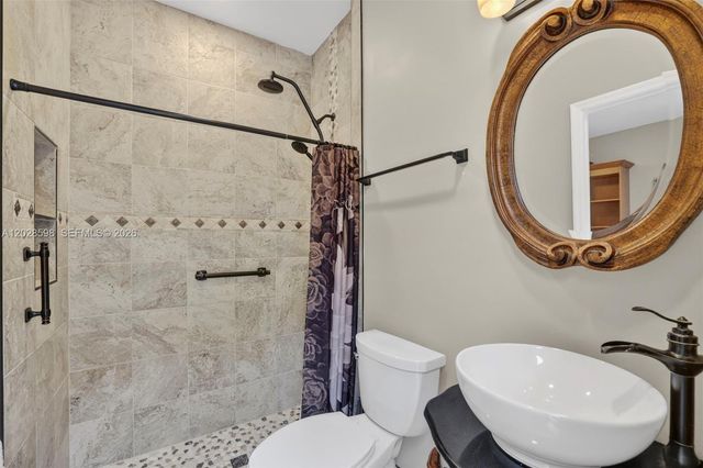 8226 NW 41st St, Coral Springs, FL 33065