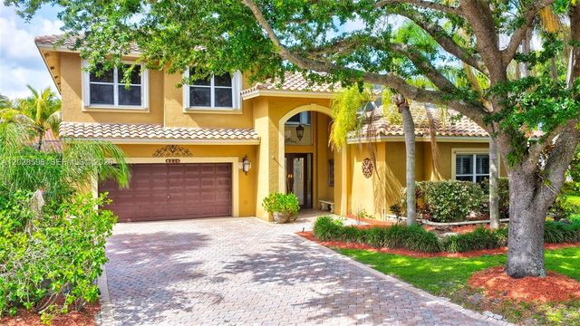 8226 NW 41st St, Coral Springs, FL 33065