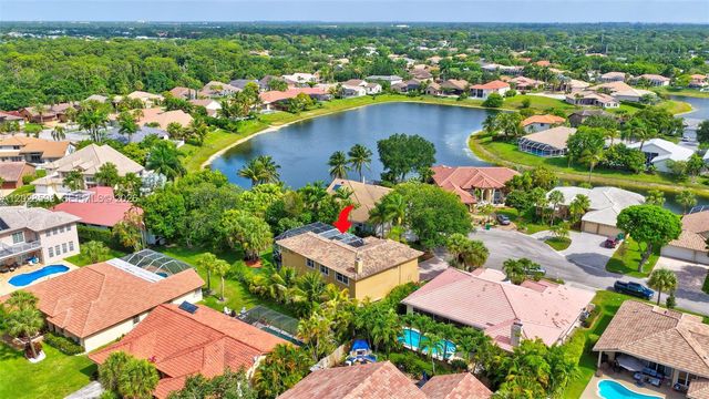 8226 NW 41st St, Coral Springs, FL 33065