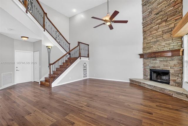 8226 NW 41st St, Coral Springs, FL 33065