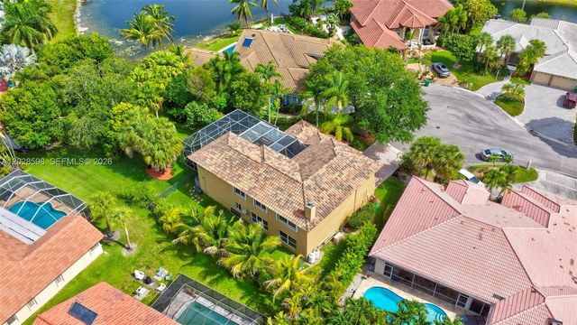 8226 NW 41st St, Coral Springs, FL 33065