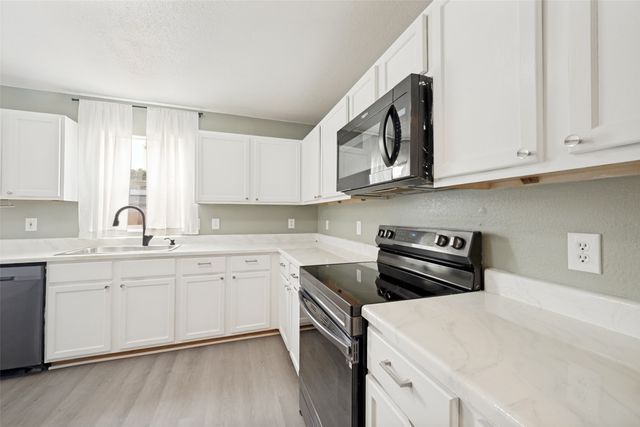 920 Kendall Drive, Arlington, TX 76001