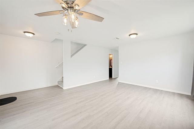 920 Kendall Drive, Arlington, TX 76001