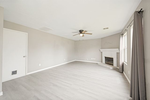 920 Kendall Drive, Arlington, TX 76001