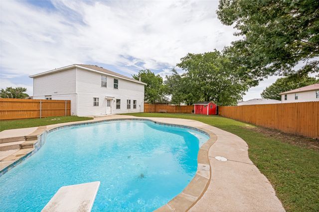 920 Kendall Drive, Arlington, TX 76001