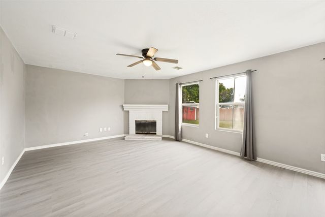 920 Kendall Drive, Arlington, TX 76001