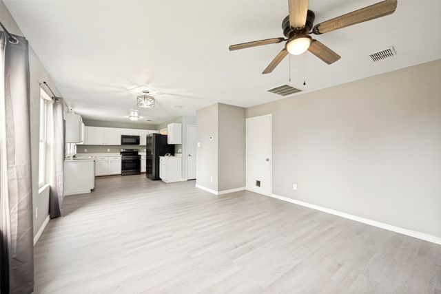 920 Kendall Drive, Arlington, TX 76001