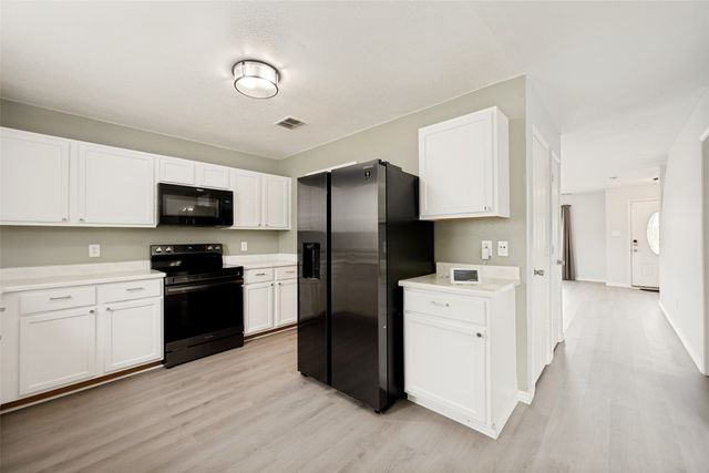 920 Kendall Drive, Arlington, TX 76001