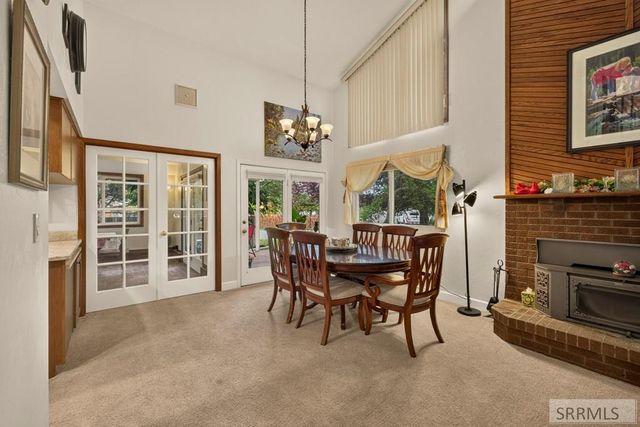 2195 S Midway Avenue, Ammon, ID 83406