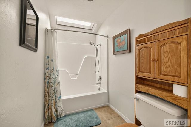 2195 S Midway Avenue, Ammon, ID 83406