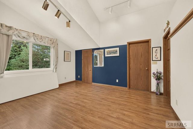 2195 S Midway Avenue, Ammon, ID 83406