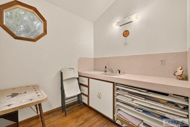 2195 S Midway Avenue, Ammon, ID 83406