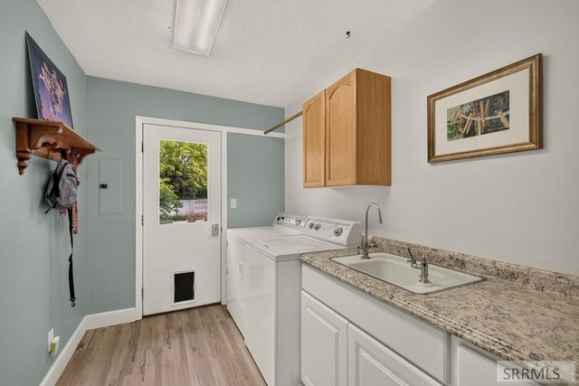 2195 S Midway Avenue, Ammon, ID 83406