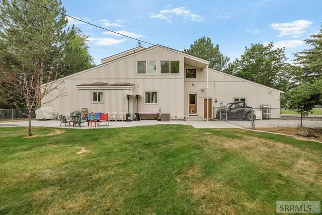 2195 S Midway Avenue, Ammon, ID 83406