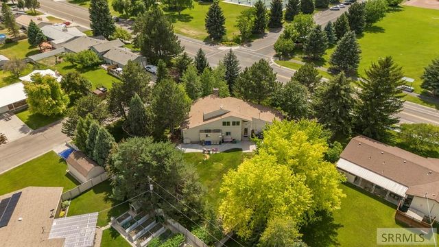 2195 S Midway Avenue, Ammon, ID 83406